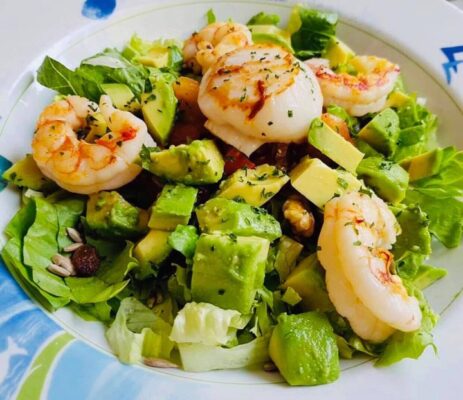 Tôm nướng muối tiêu + salad bơ