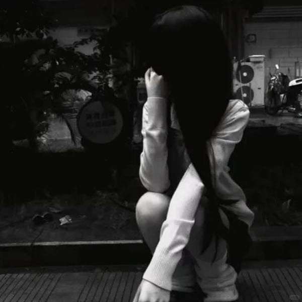 avatar đen trắng buồn (30)