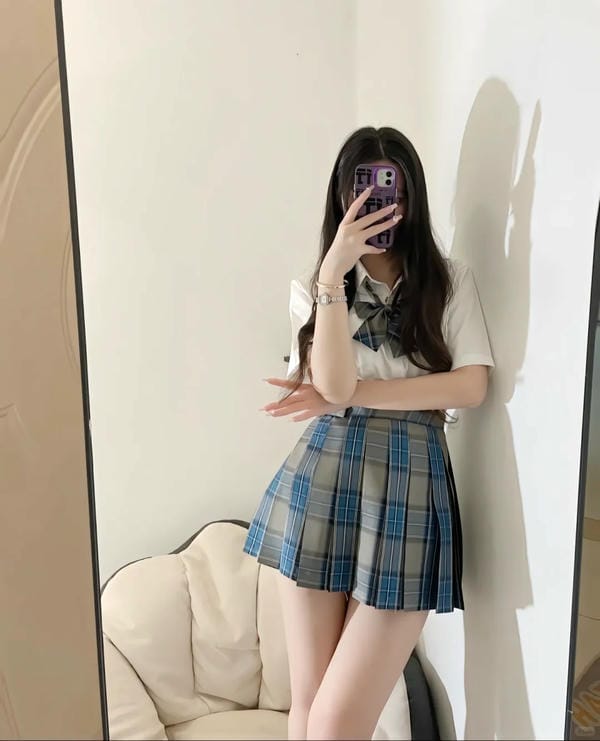 ảnh gái xinh che mặt bằng điện thoại 10