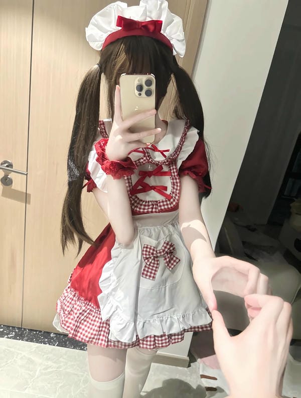 ảnh gái xinh che mặt bằng điện thoại 11