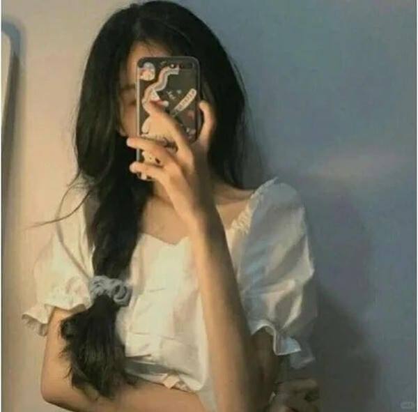 ảnh gái xinh che mặt bằng điện thoại 28