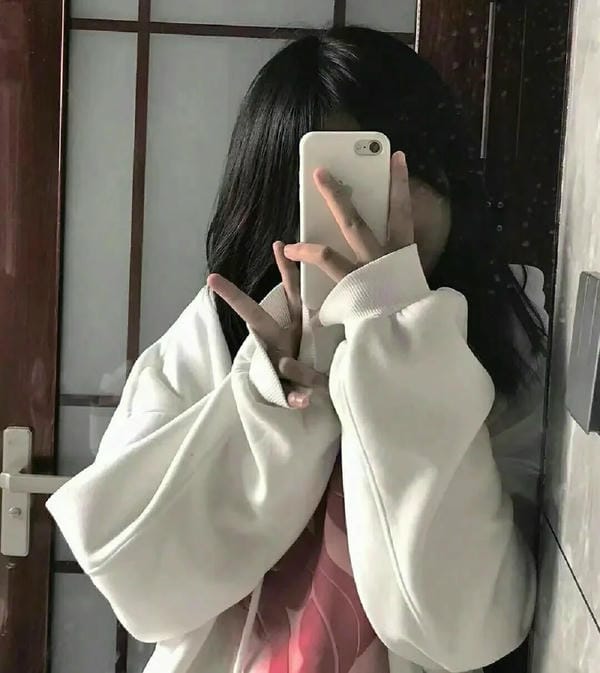 ảnh gái xinh che mặt bằng điện thoại 29